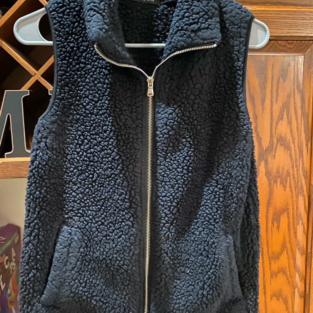 Black Fleece Vest